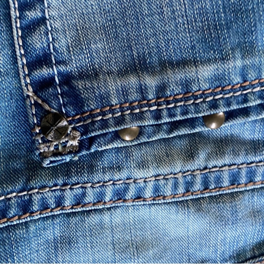 Antique Rivet Relaxed Blue Distressed Jeans - Picture 5 of 8